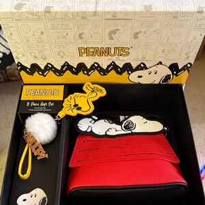 Peanuts Snoopy Red and Yellow 3 piece Gift Set